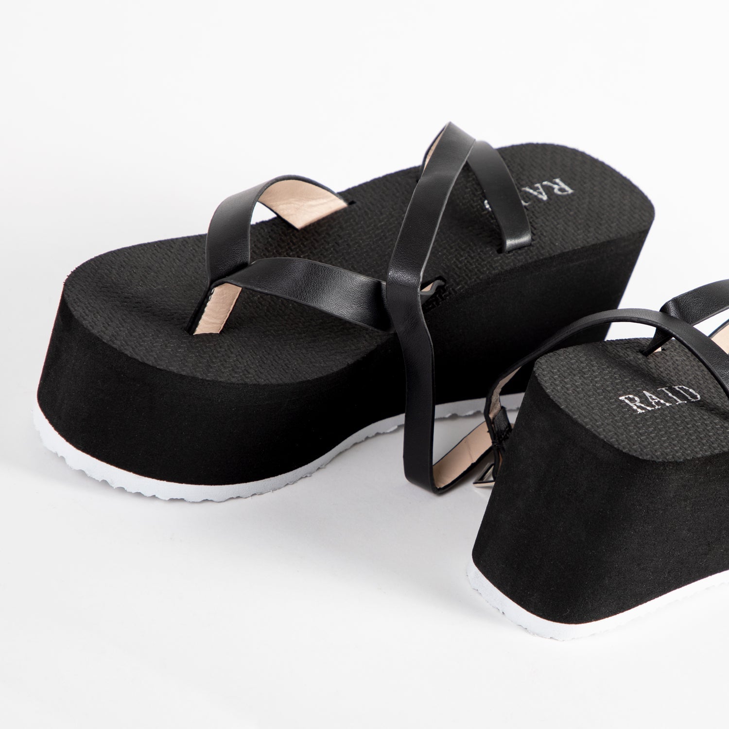 RAID Nika Flatform Sandal in Black