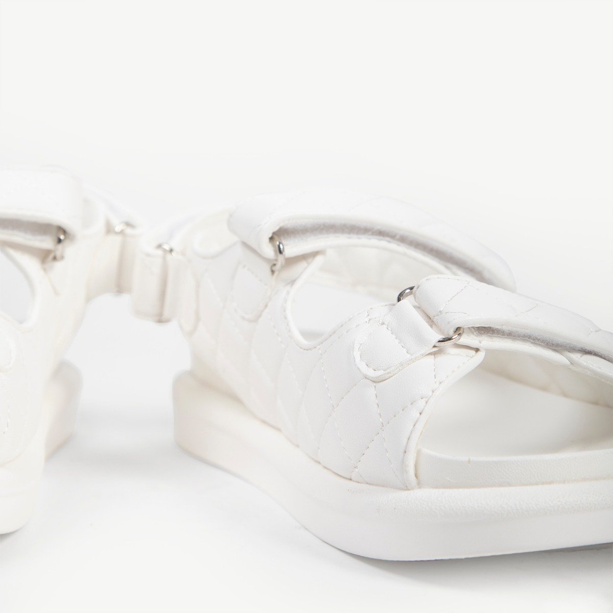 RAID Amylia Quilted Sandal in White