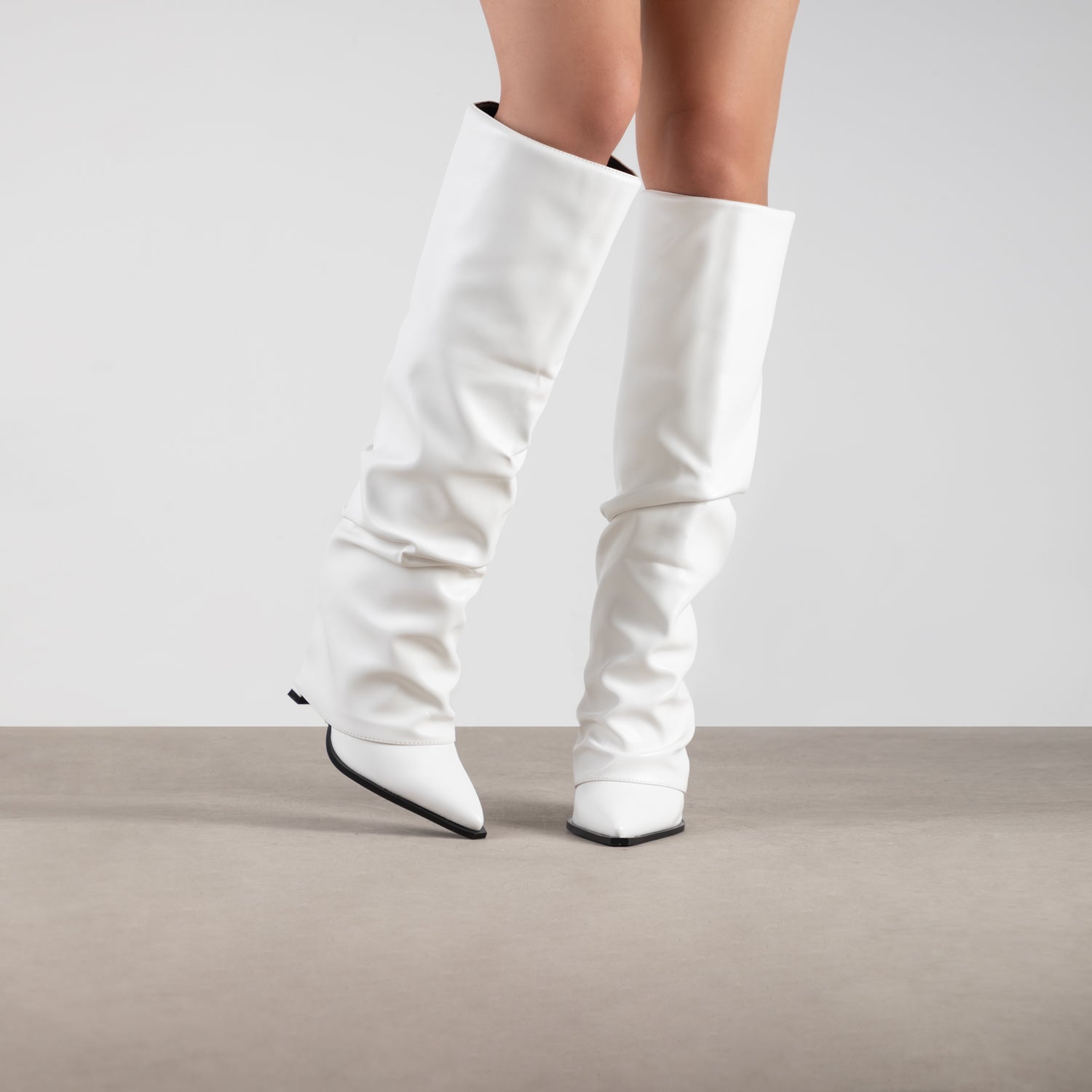 RAID Grandeur Knee High Boots in White